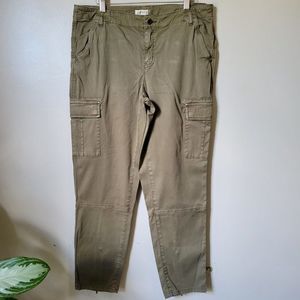 EUC ORVIS ARMY GREEN CAMO PANTS SOFT AND STRETCHY SIZE 14